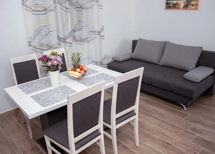 Apartmani Mijo, Biograd Na Moru
