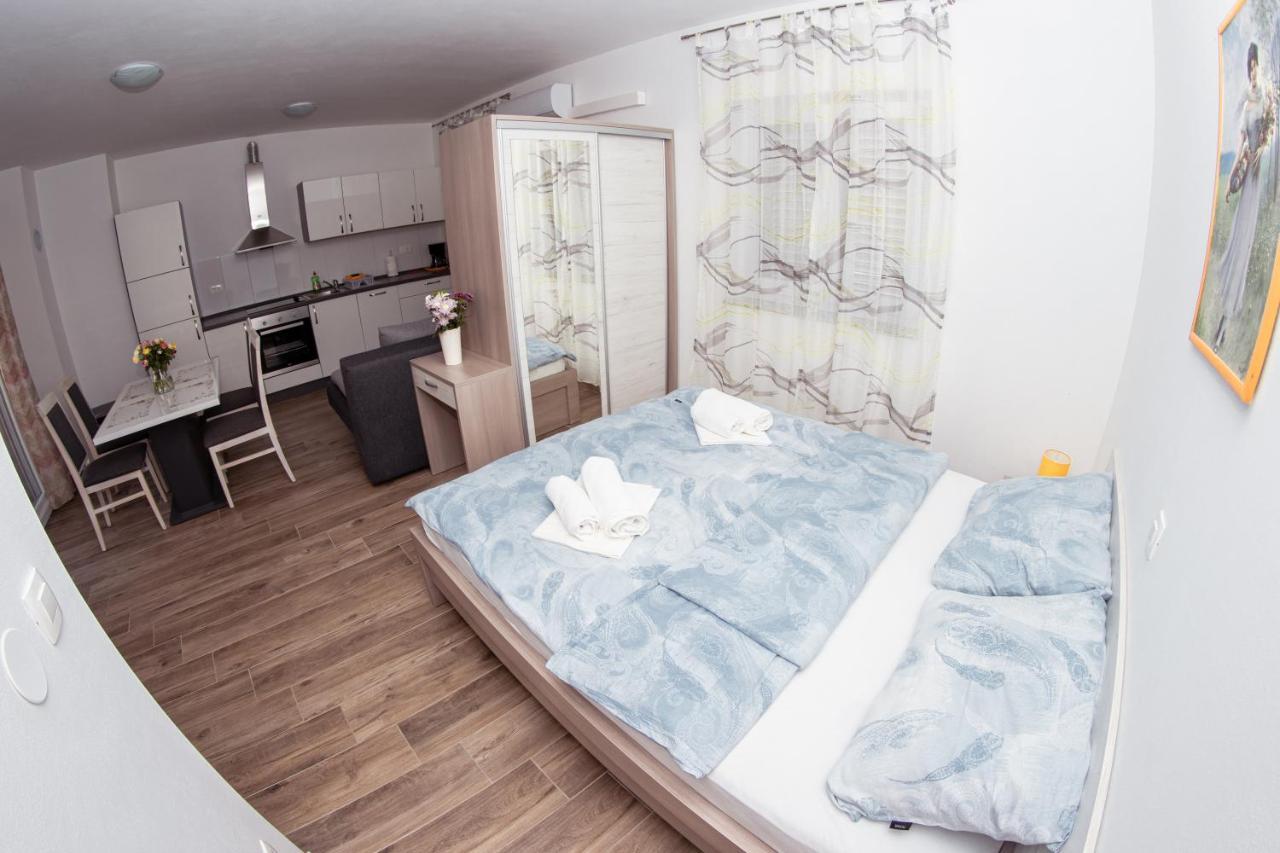 Mijo, Apartmán